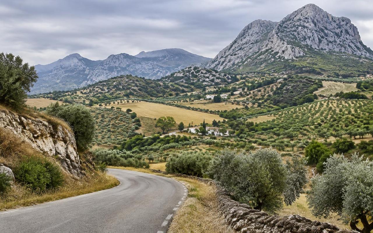 Carretera de montaña en el interior de la Costa Blanca